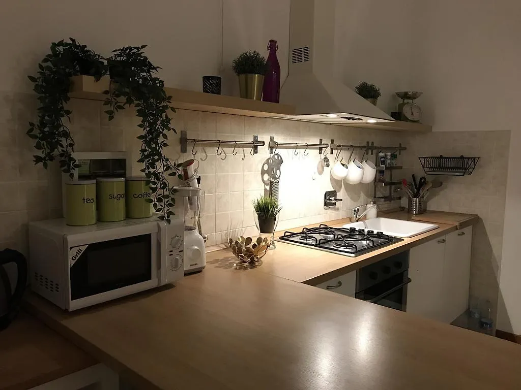 Apartment La Casa Della Viaggiatrice - Taldeg Hotel Bologna Italy